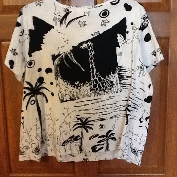 Essentials by Maggie top size 2X in good cond - Picture 3 of 4